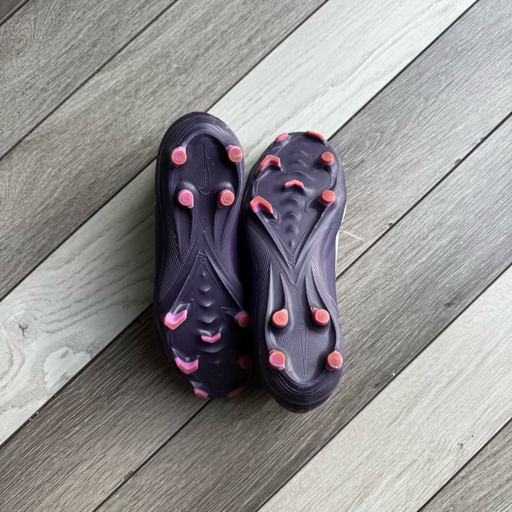 Nike Soccer Cleats | Size: 5Y | Regular Condition - Picture 6 of 9